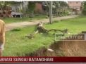 ABRASI SUNGAI BATANGHARI KHAWATIRKAN WARGA JALUKO