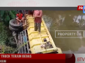 MOBIL DUMP TRUCK TERJUN BEBAS KE SUNGAI TUKUM