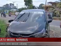 SATU MOBIL MINIBUS HONDA BRIO MASUK JURANG