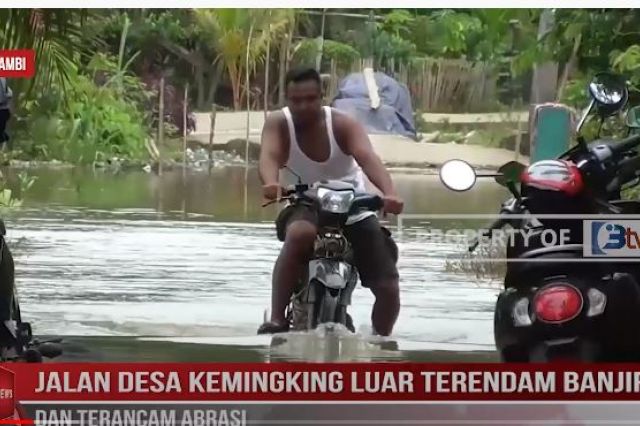 JALAN DESA KEMINGKING LUAR TERENDAM BANJIR DAN TERANCAM ABRASI