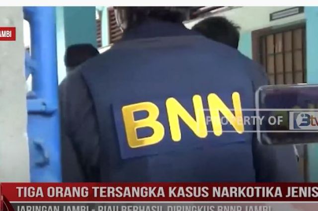 TIGA ORANG TERSANGKA KASUS NARKOTIKA JENIS SABU JARINGAN JAMBI - RIAU BERHASIL DIRINGKUS BNNP JAMBI