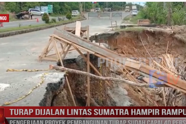 TURAP DIJALAN LINTAS SUMATRA HAMPIR RAMPUNG