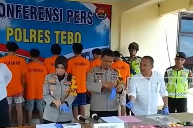 SATRES NARKOBA TANGKAP 7 BANDAR SABU