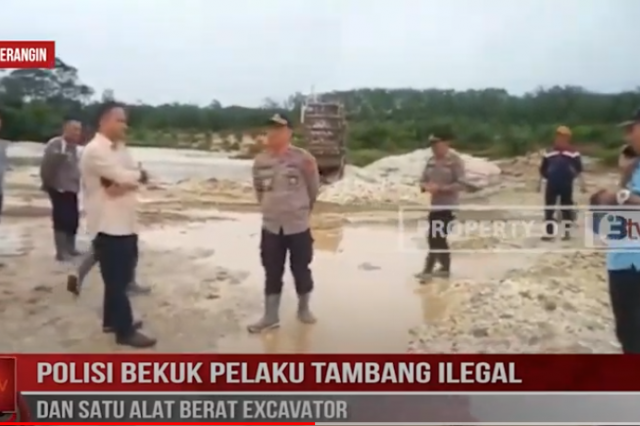 POLISI BEKUK PELAKU TAMBANG ILEGAL DAN SATU ALAT BERAT EXCAVATOR