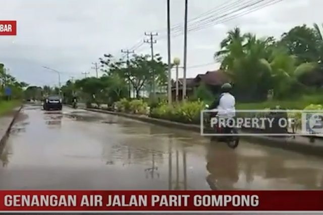 GENANGAN AIR JALAN PARIT GOMPONG DIKELUHKAN WARGA, BUPATI SEBUT TELAH MENYURATI BPJN