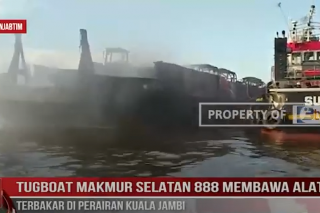 TUGBOAT MAKMUR SELATAN 888 MEMBAWA ALAT BERAT TERBAKAR DI PERAIRAN KUALA JAMBI