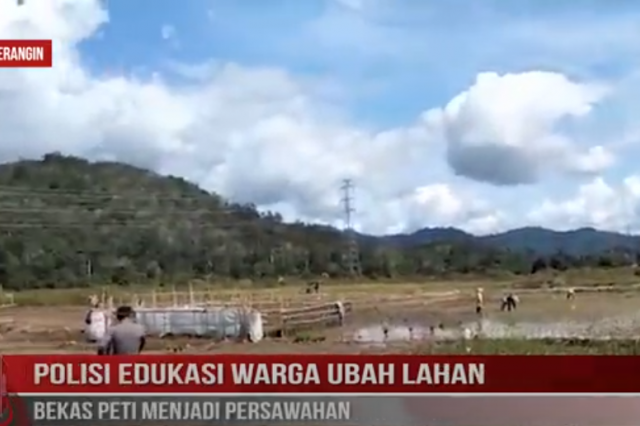 POLISI EDUKASI WARGA UBAH LAHAN BEKAS PETI MENJADI PERSAWAHAN