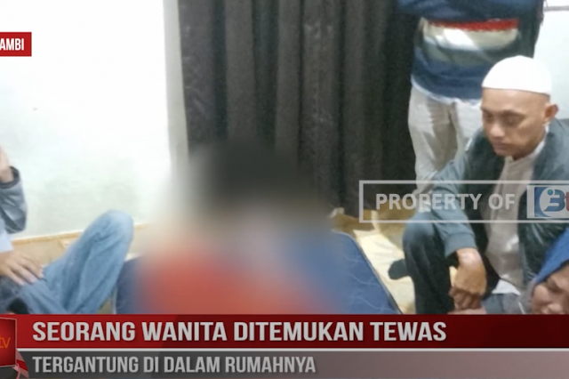 SEORANG WANITA DITEMUKAN TEWAS TERGANTUNG DI DALAM RUMAHNYA