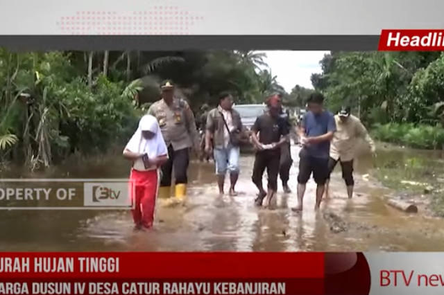 CURAH HUJAN TINGGI, WARGA DUSUN IV DESA CATUR RAHAYU KEBANJIRAN