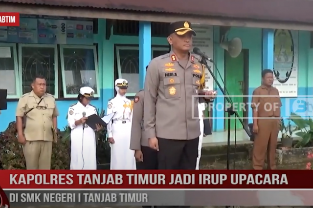 KAPOLRES TANJAB TIMUR JADI IRUP UPACARA DI SMK NEGERI I TANJAB TIMUR