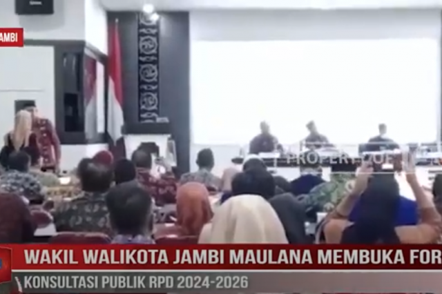 WAKIL WALIKOTA JAMBI MAULANA MEMBUKA FORUM KONSULTASI PUBLIK RPD 2024 2026