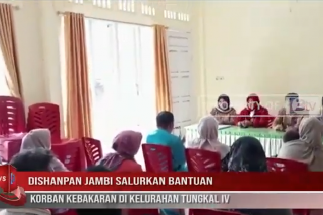 DISHANPAN JAMBI SALURKAN BANTUAN KORBAN KEBAKARAN DI KELURAHAN TUNGKAL IV