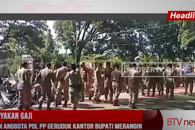 PERTANYAKAN GAJI,RATUSAN ANGGOTA POL PP GERUDUK KANTOR BUPATI MERANGIN