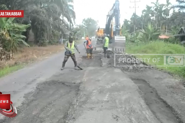 WARGA MINTA PERBAIKAN JALAN LINTAS JAMBI TUNGKAL DI MAKSIMALKAN