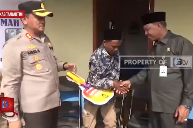 RAMLI PENERIMA BANTUAN RUMAH LAYAK HUNI, PEMBANGUNAN KOLABORASI POLRES DAN BAZNAS TANJAB TIMUR