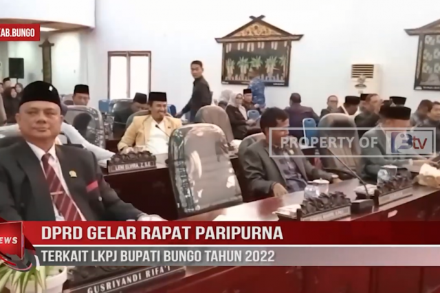 DPRD GELAR RAPAT PARIPURNA TERKAIT LKPJ BUPATI BUNGO TAHUN 2022