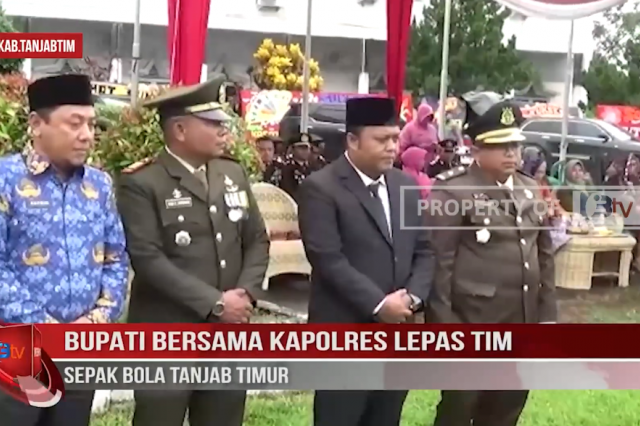 BUPATI BERSAMA KAPOLRES LEPAS TIM SEPAK BOLA TANJAB TIMUR