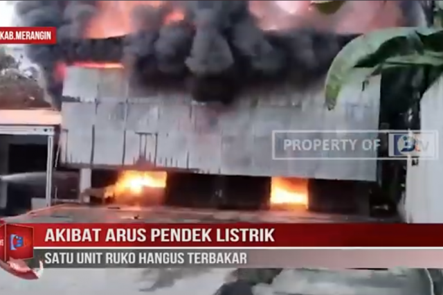 AKIBAT ARUS PENDEK LISTRIK, SATU UNIT RUKO HANGUS TERBAKAR