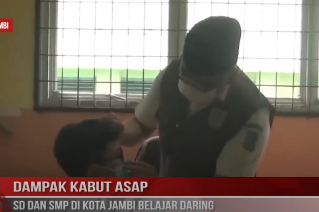 DAMPAK KABUT ASAP, SD DAN SMP DI KOTA JAMBI BELAJAR DARING