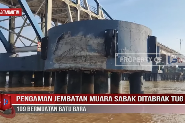 PENGAMAN JEMBATAN MUARA SABAK DITABRAK TUG BOAT 109 BERMUATAN BATU BARA