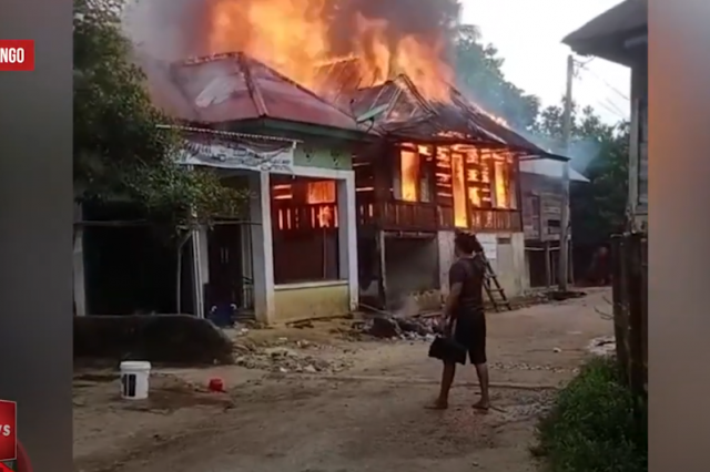 3 RUMAH DIDUSUN BEDARO BUNGO HANGUS TERBAKAR