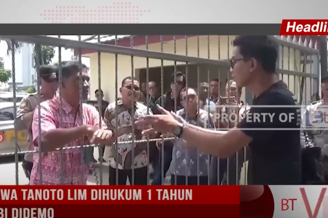 TERDAKWA TANOTO LIM DIHUKUM 1 TAHUN, PN JAMBI DIDEMO