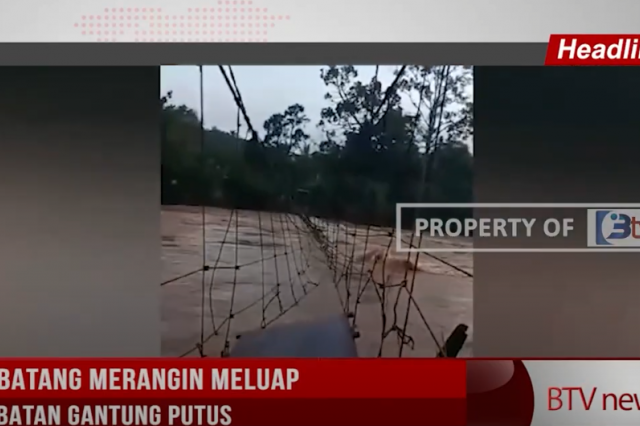 SUNGAI BATANG MERANGIN MELUAP, DUA JEMBATAN GANTUNG PUTUS DAN RATUSAN RUMAH TERENDAM BANJIR