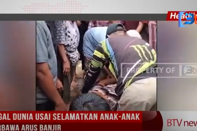 MENINGGAL DUNIA USAI SELAMATKAN ANAK ANAK YANG TERBAWA ARUS BANJIR