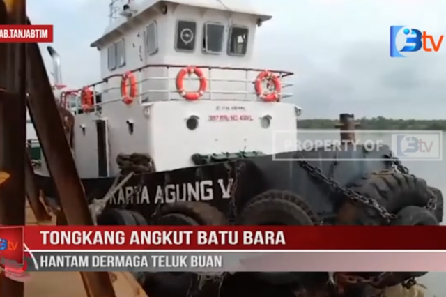 TONGKANG ANGKUT BATU BARA HANTAM DERMAGA TELUK BUAN