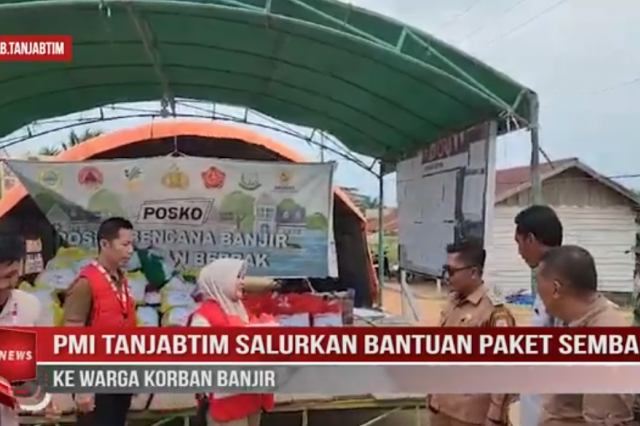 PMI TANJAB TIMUR SALURKAN BANTUAN PAKET SEMBAKO KE WARGA KORBAN BANJIR