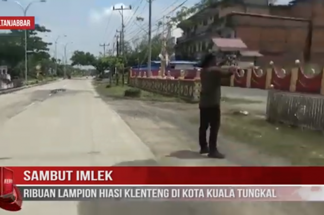 SAMBUT IMLEK, RIBUAN LAMPION HIASI KLENTENG DI KOTA KUALA TUNGKAL