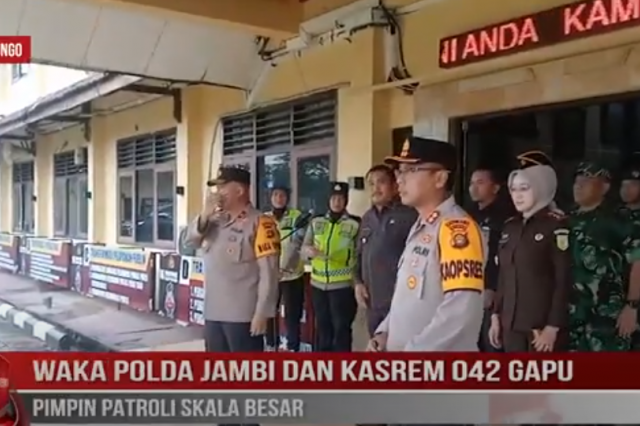 WAKA POLDA JAMBI DAN KASREM 042 GAPU PIMPIN PATROLI SKALA BESAR