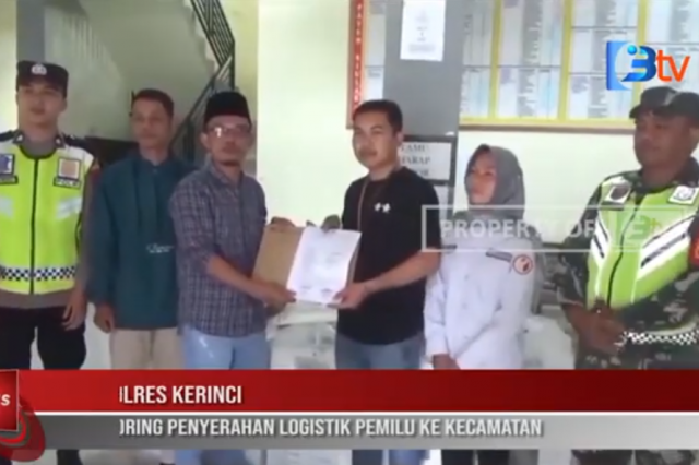 KAPOLRES KERINCI MONITORING PENYERAHAN LOGISTIK PEMILU KE KECAMATAN