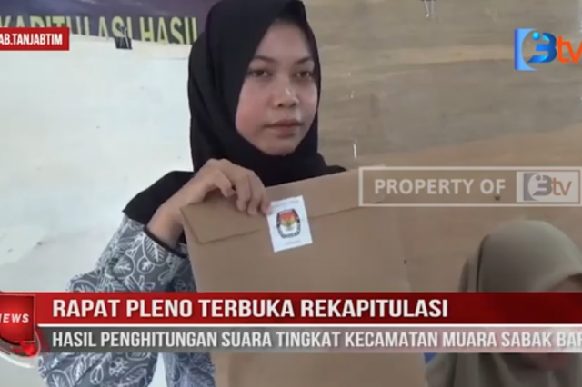 RAPAT PLENO TERBUKA REKAPITULASI HASIL PENGHITUNGAN SUARA TINGKAT KECAMATAN MUARA SABAK BARAT