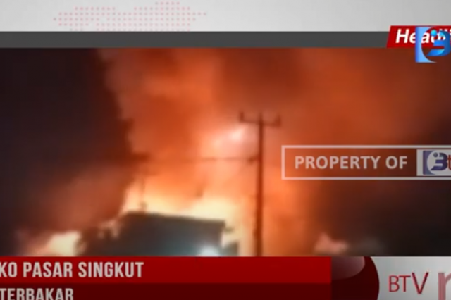 TIGA RUKO PASAR SINGKUT HANGUS TERBAKAR