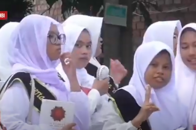 WAGUB JAMBI UCAPKAN SELAMAT ATAS QATAM 280 HAFIS QUR'AN