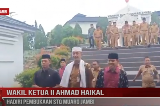 WAKIL KETUA ll AHMAD HAIKAL HADIRI PEMBUKAAN STQ MUARO JAMBI