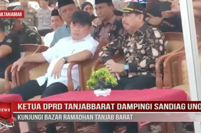 KETUA DPRD TANJABBARAT DAMPINGI SANDIAG UNO KUNJUNGI BAZAR RAMADHAN TANJAB BARAT