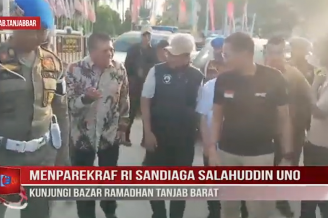 MENPAREKRAF RI SANDIAGA SALAHUDDIN UNO KUNJUNGI BAZAR RAMADHAN TANJAB BARAT