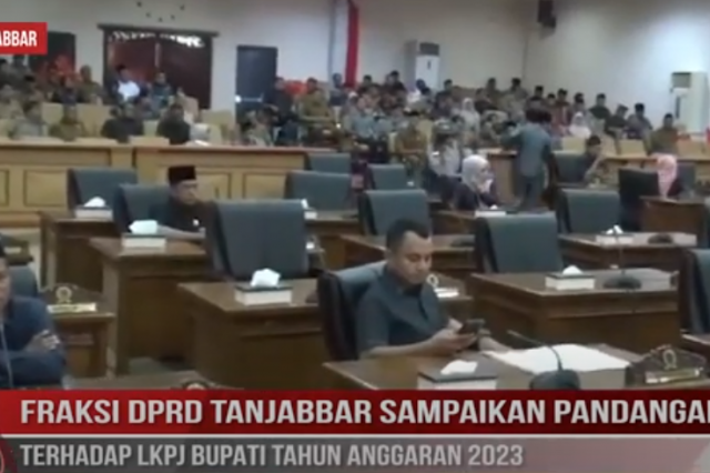 FRAKSI DPRD TANJABBAR SAMPAIKAN PANDANGAN UMUM TERHADAP LKPJ BUPATI TAHUN ANGGARAN 2023