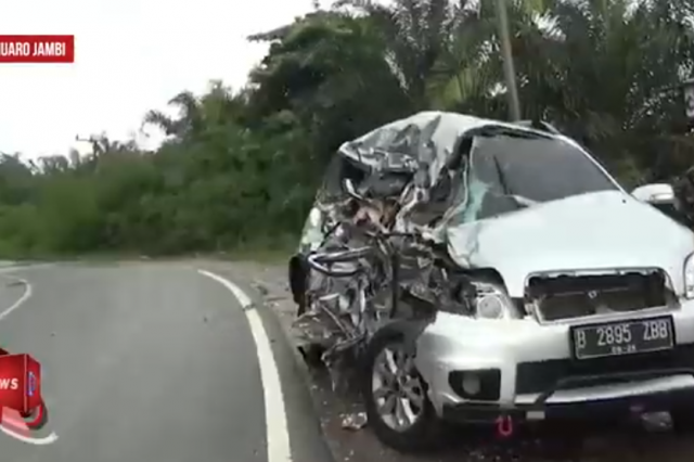 LAKALANTAS DI KM 49 JAMBI RIAU, 2 ORANG MENINGGAL DUNIA