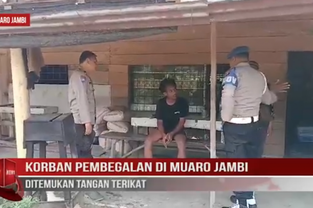 KORBAN PEMBEGALAN DI MUARO JAMBI DITEMUKAN TANGAN TERIKAT