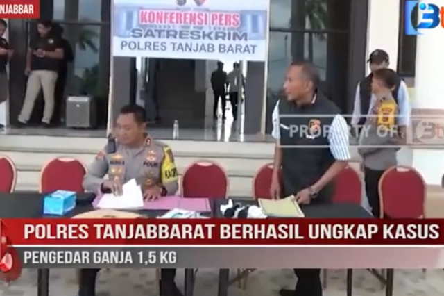 POLRES TANJABBARAT BERHASIL UNGKAP KASUS PENGEDAR GANJA 1,5 KG