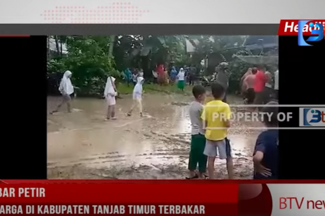 TERSAMBAR PETIR, RUMAH WARGA DI KABUPATEN TANJAB TIMUR TERBAKAR