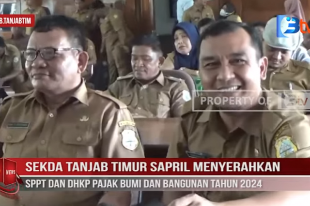 SEKDA TANJAB TIMUR SAPRIL MENYERAHKAN SPPT DAN DHKP PAJAK BUMI DAN BANGUNAN TAHUN 2024