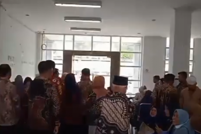 CALON JAMAAH HAJI KOTA SUNGAI PENUH JALANI PEMERIKSAAN KESEHATAN