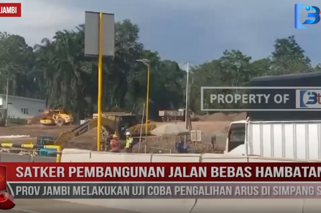 SATKER PEMBANGUNAN JALAN BEBAS HAMBATAN PROV JAMBI UJI COBA PENGALIHAN ARUS DI SIMPANG SEBIDANG