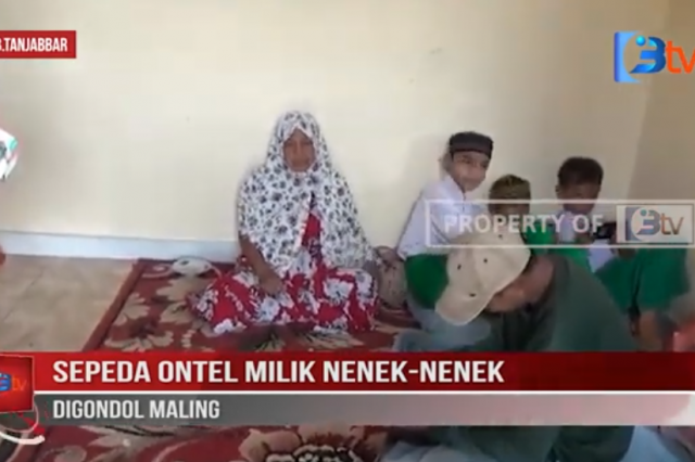 SEPEDA ONTEL MILIK NENEK NENEK DIGONDOL MALING