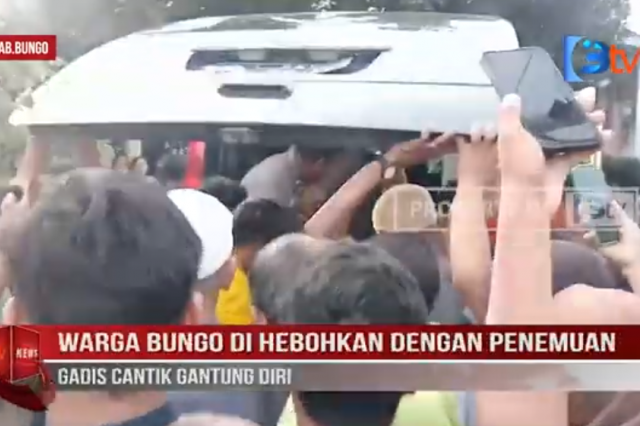 WARGA BUNGO DI HEBOHKAN DENGAN PENEMUAN GADIS CANTIK GANTUNG DIRI