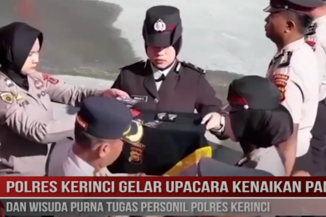 POLRES KERINCI GELAR UPACARA KENAIKAN PANGKAT DAN WISUDA PURNA TUGAS PERSONIL POLRES KERINCI